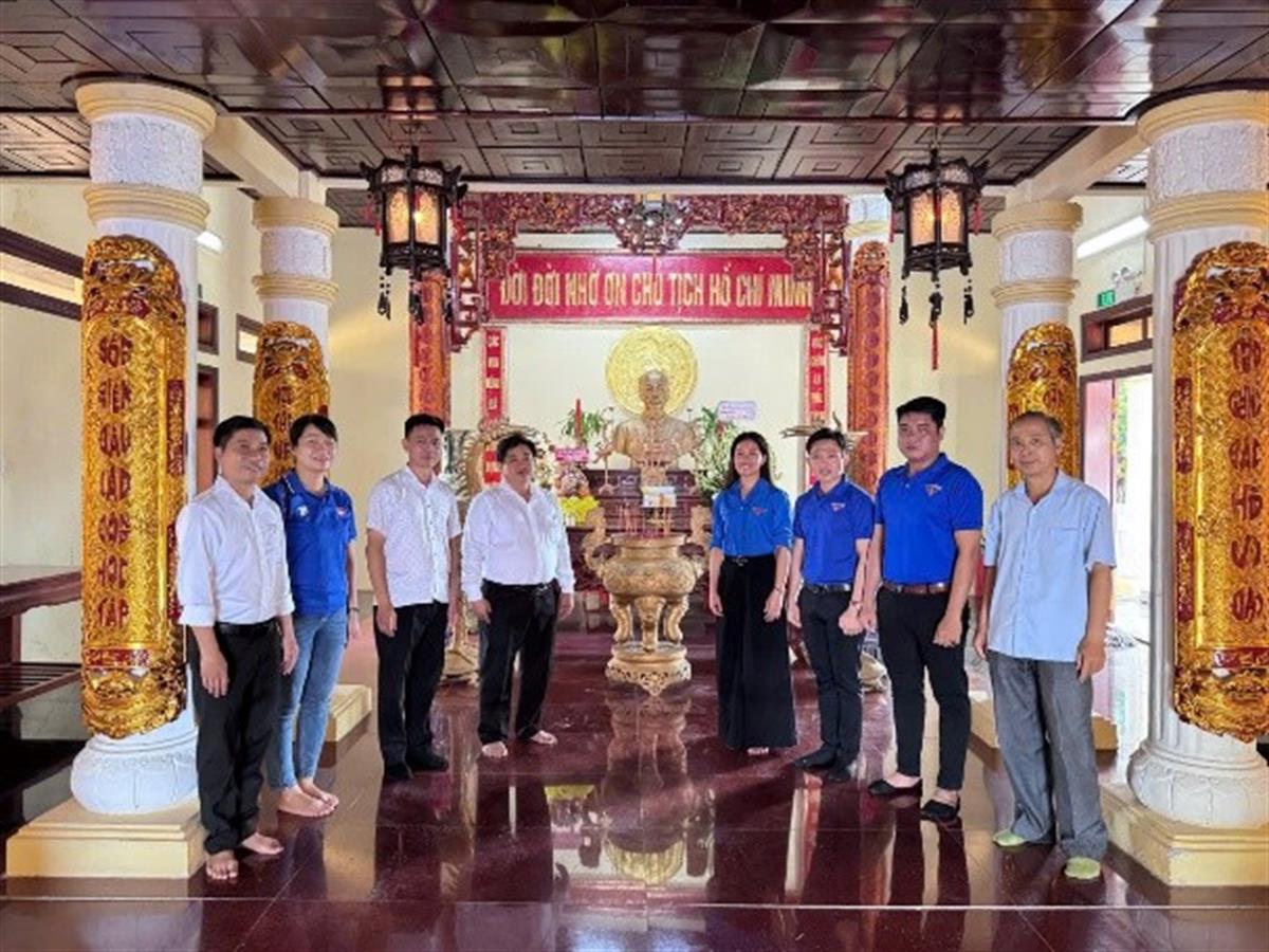 Hoạt động về nguồn Chào mừng 135 năm Ngày sinh Chủ tịch Hồ Chí Minh và Đại hội Đảng bộ Học viện Chính trị khu vực IV lần thứ V, nhiệm kỳ 2025 - 2030